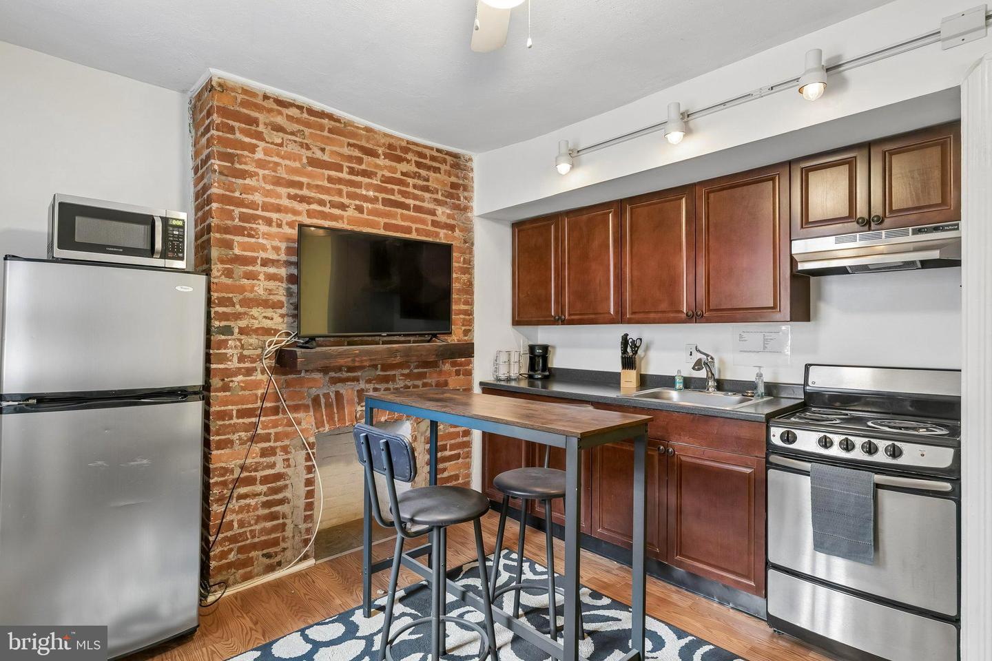 320 S Juniper St #2 Property Photo 5