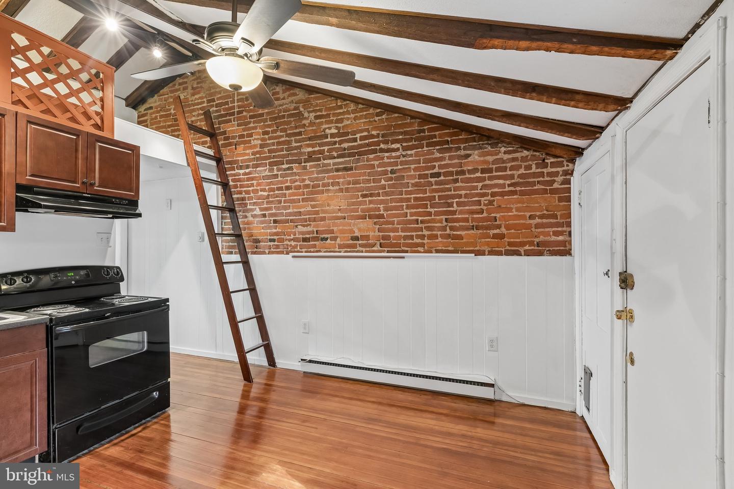 320 S Juniper St #3 Property Photo 8