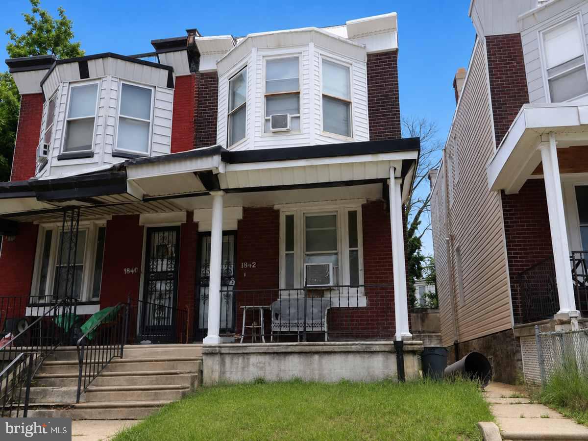 1842 W GODFREY AVE Property Photo 1