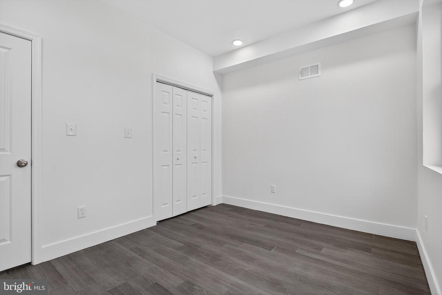 2407 W Seybert St Property Photo 21