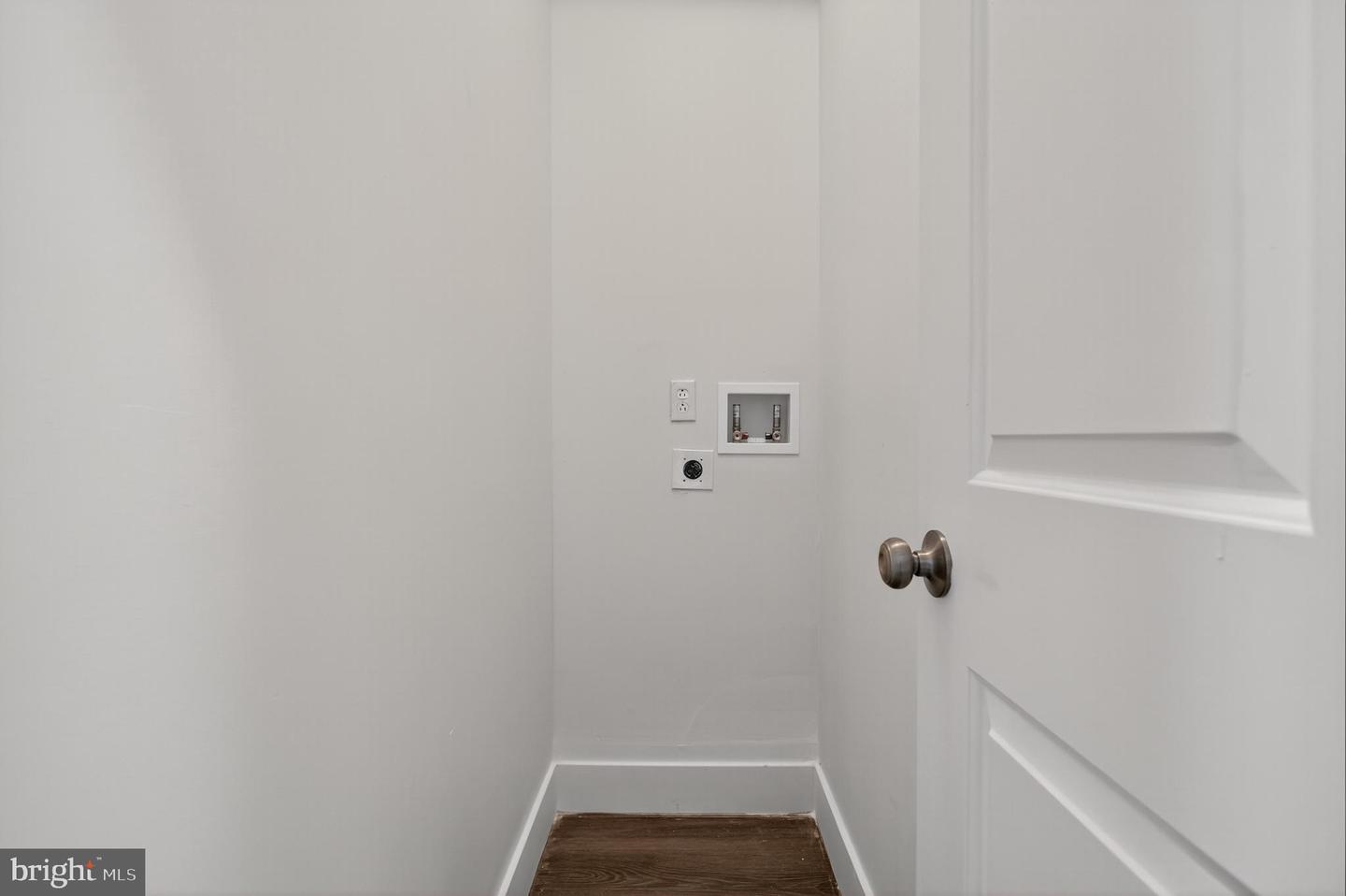 2407 W Seybert St Property Photo 22