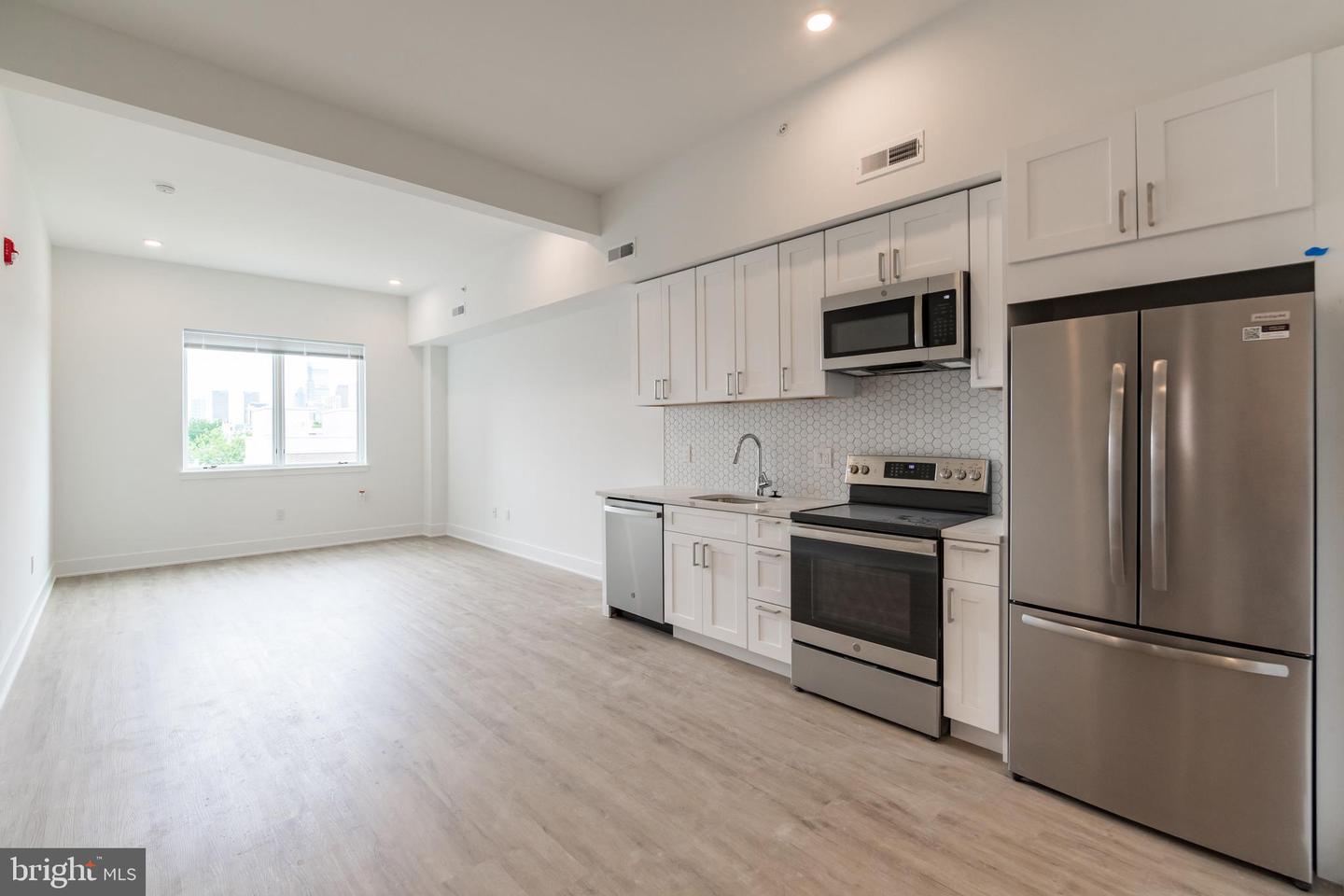 1622 POINT BREEZE AVE #UNIT 414 Property Photo 1