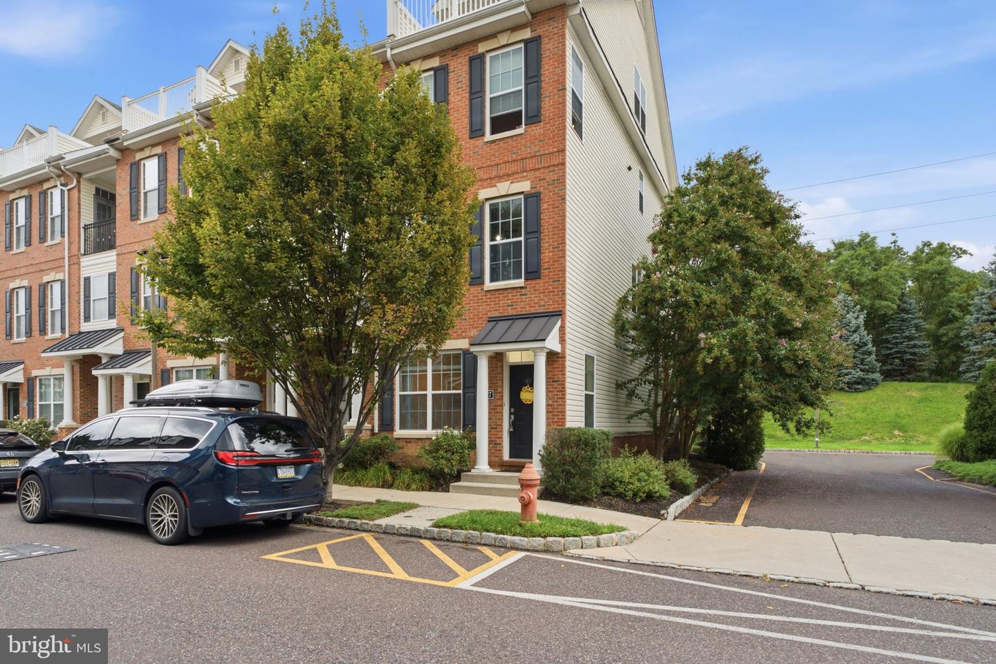 4427 Driftwood Dr #105 Property Photo 4