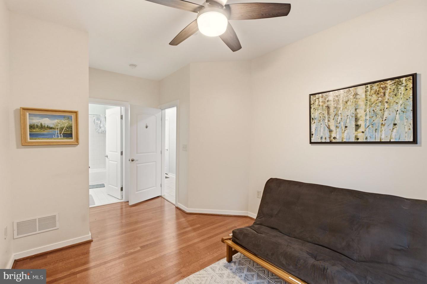 4427 Driftwood Dr #105 Property Photo 8