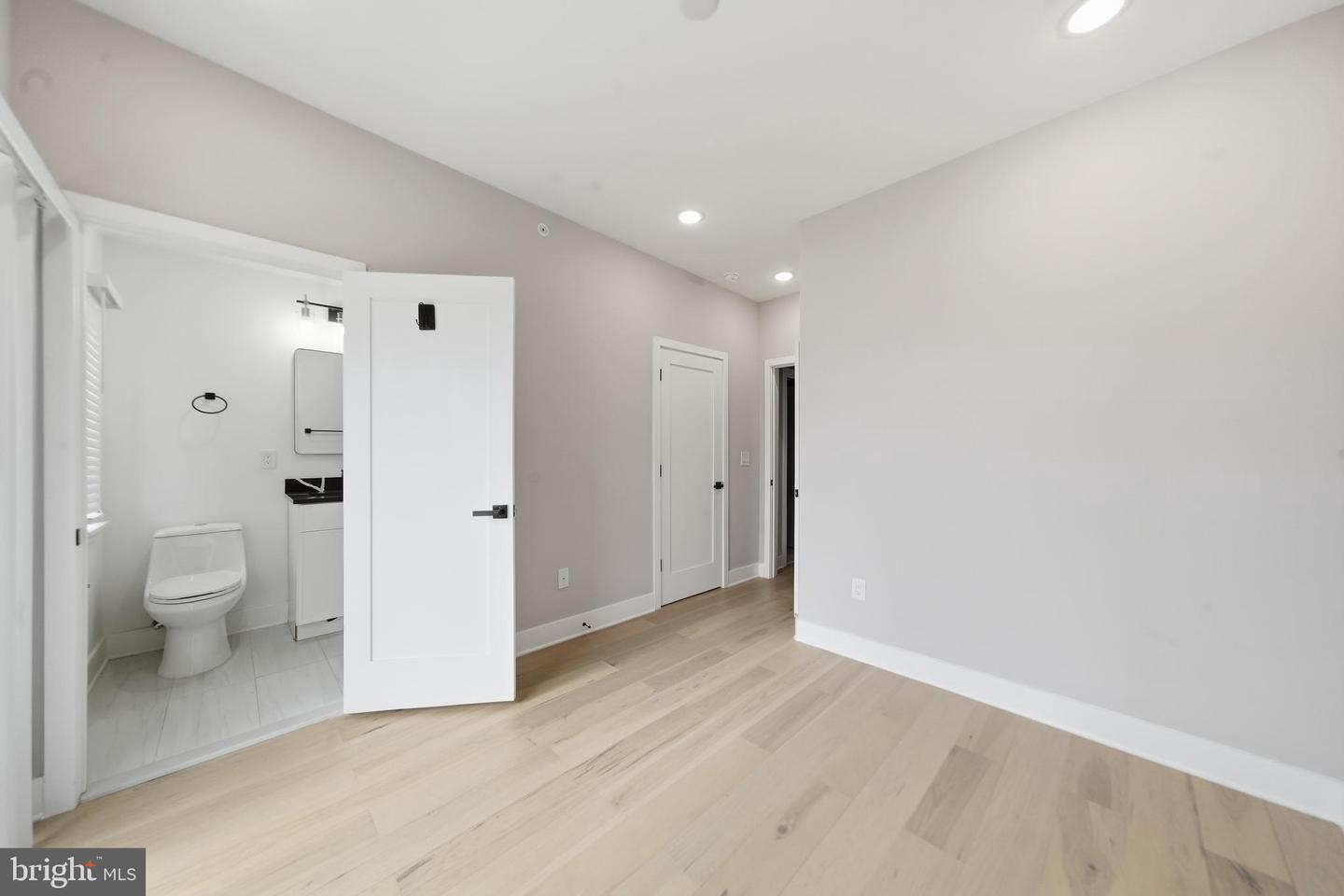 1816 E Moyamensing Ave #b Property Photo 24