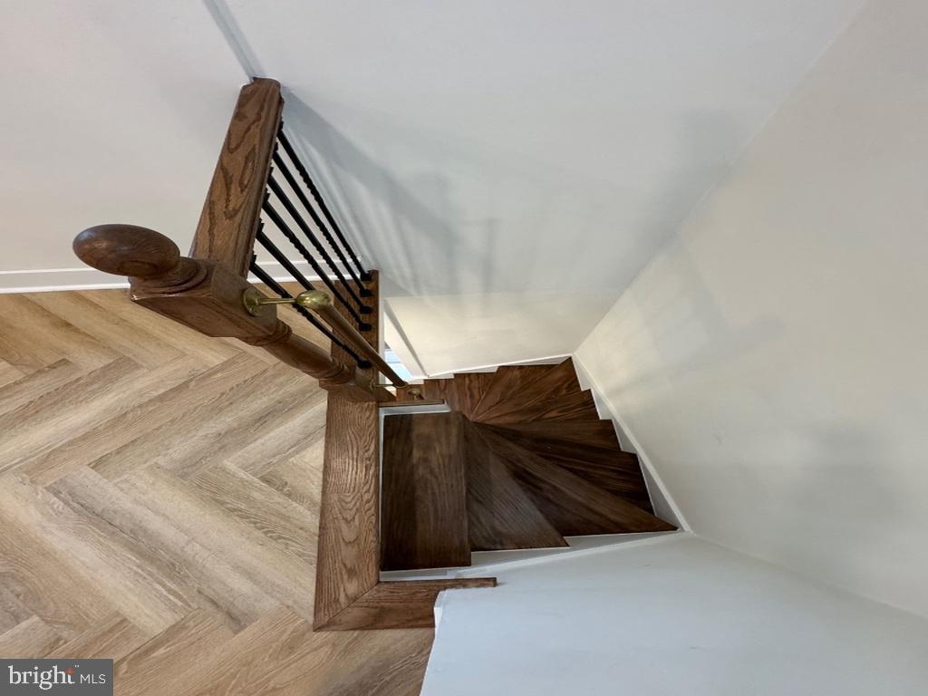 1629 Waverly St Property Photo 20