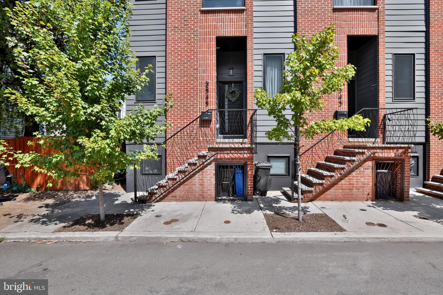 2545 Turner St Property Photo 1