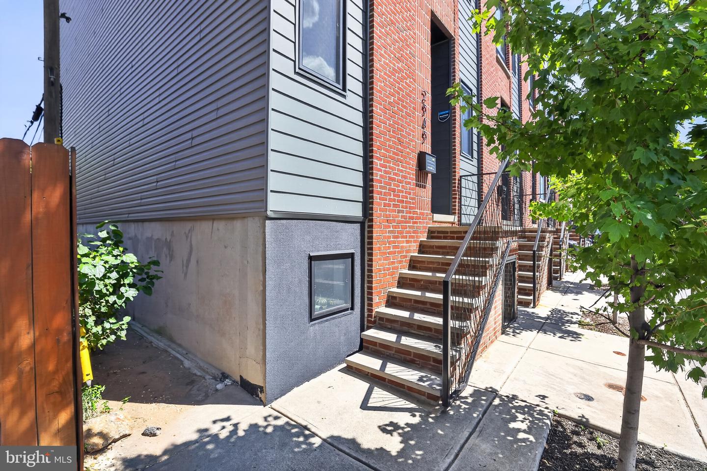 2545 Turner St Property Photo 2