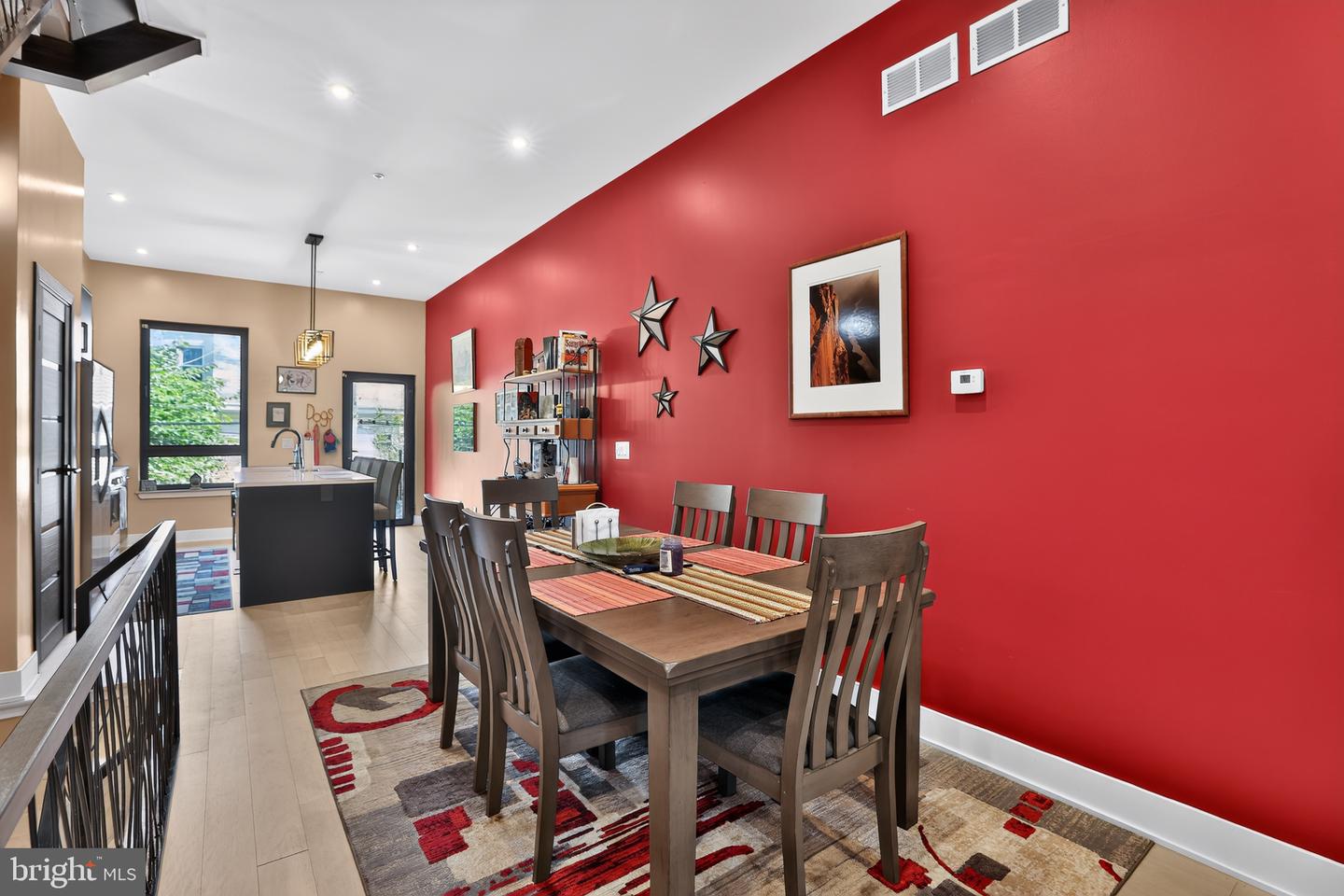 2545 Turner St Property Photo 11