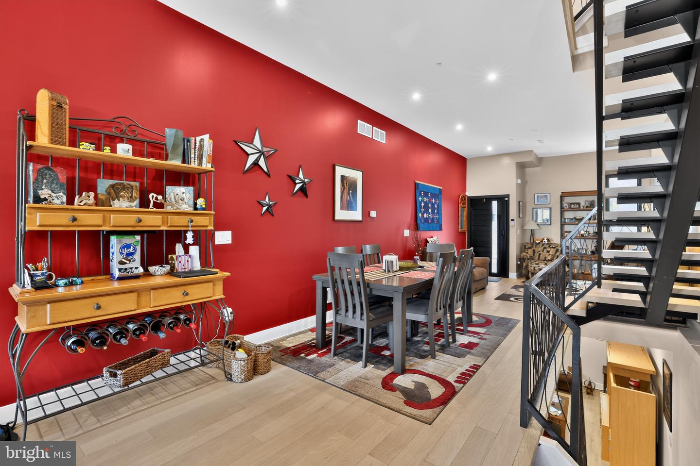 2545 Turner St Property Photo 13