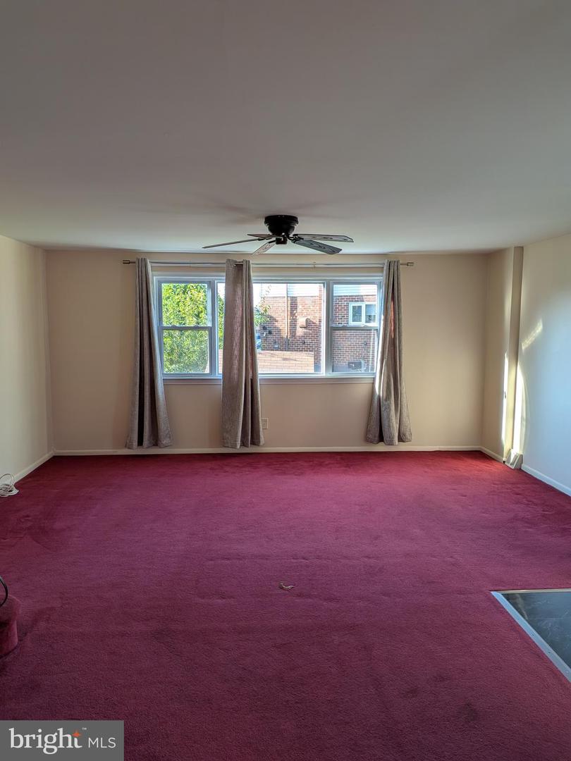 8802 Dewees St Property Photo 4