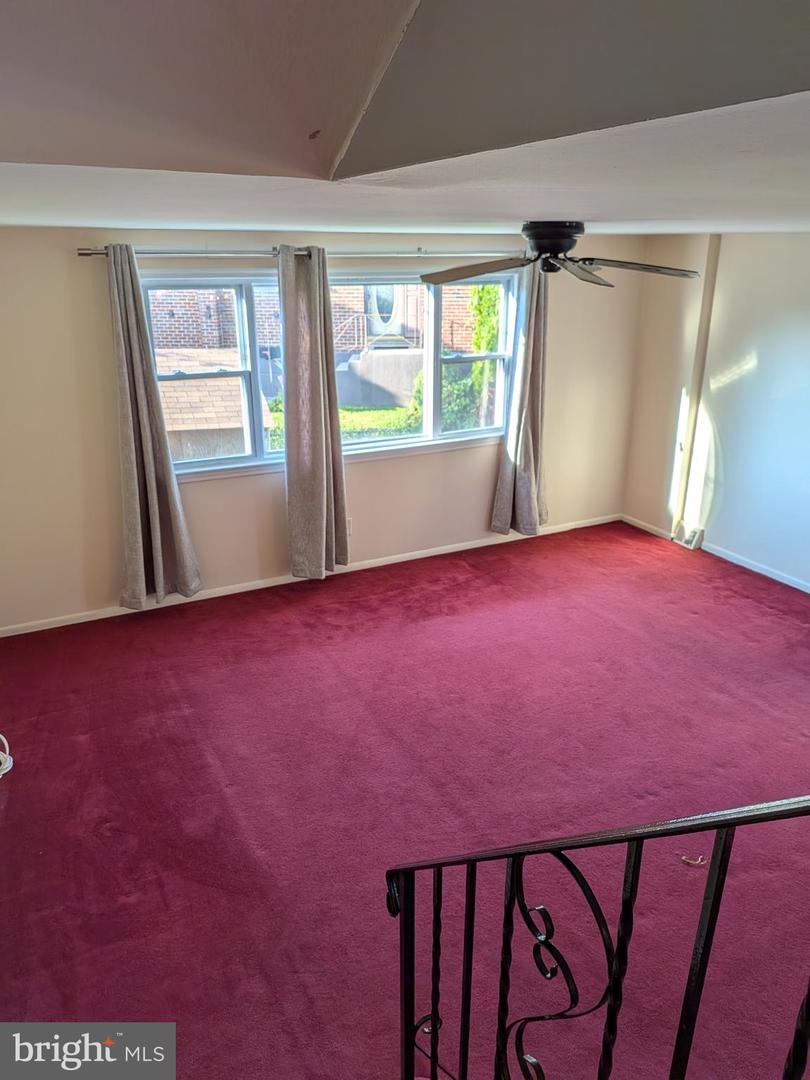 8802 Dewees St Property Photo 5