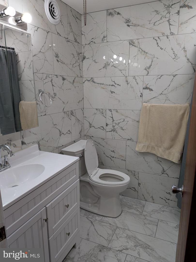 8802 Dewees St Property Photo 14