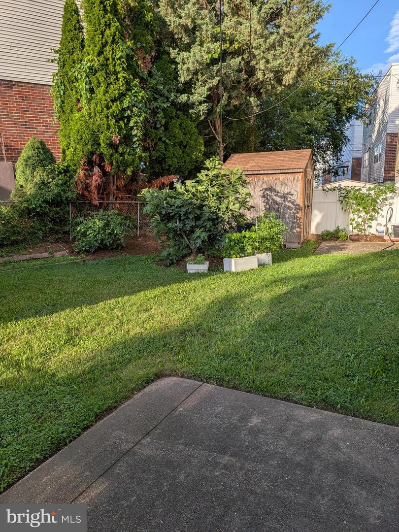 8802 Dewees St Property Photo 18
