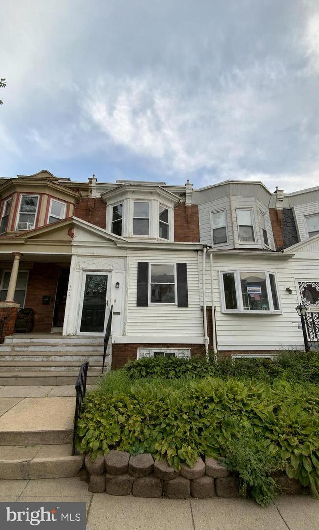 6016 W THOMPSON ST Property Photo 1