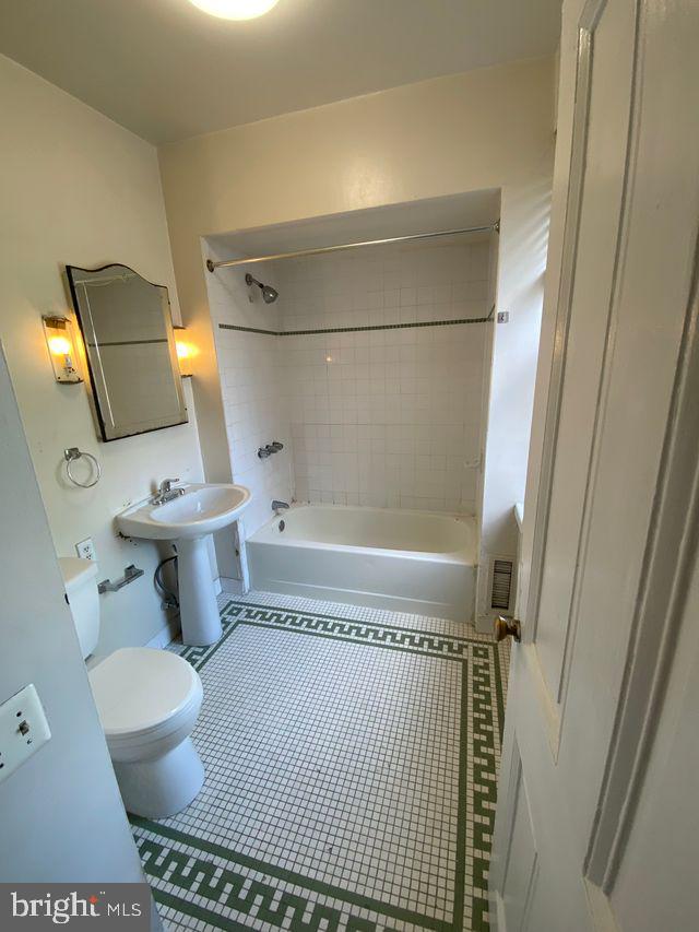 559 N 5th St Property Photo 2