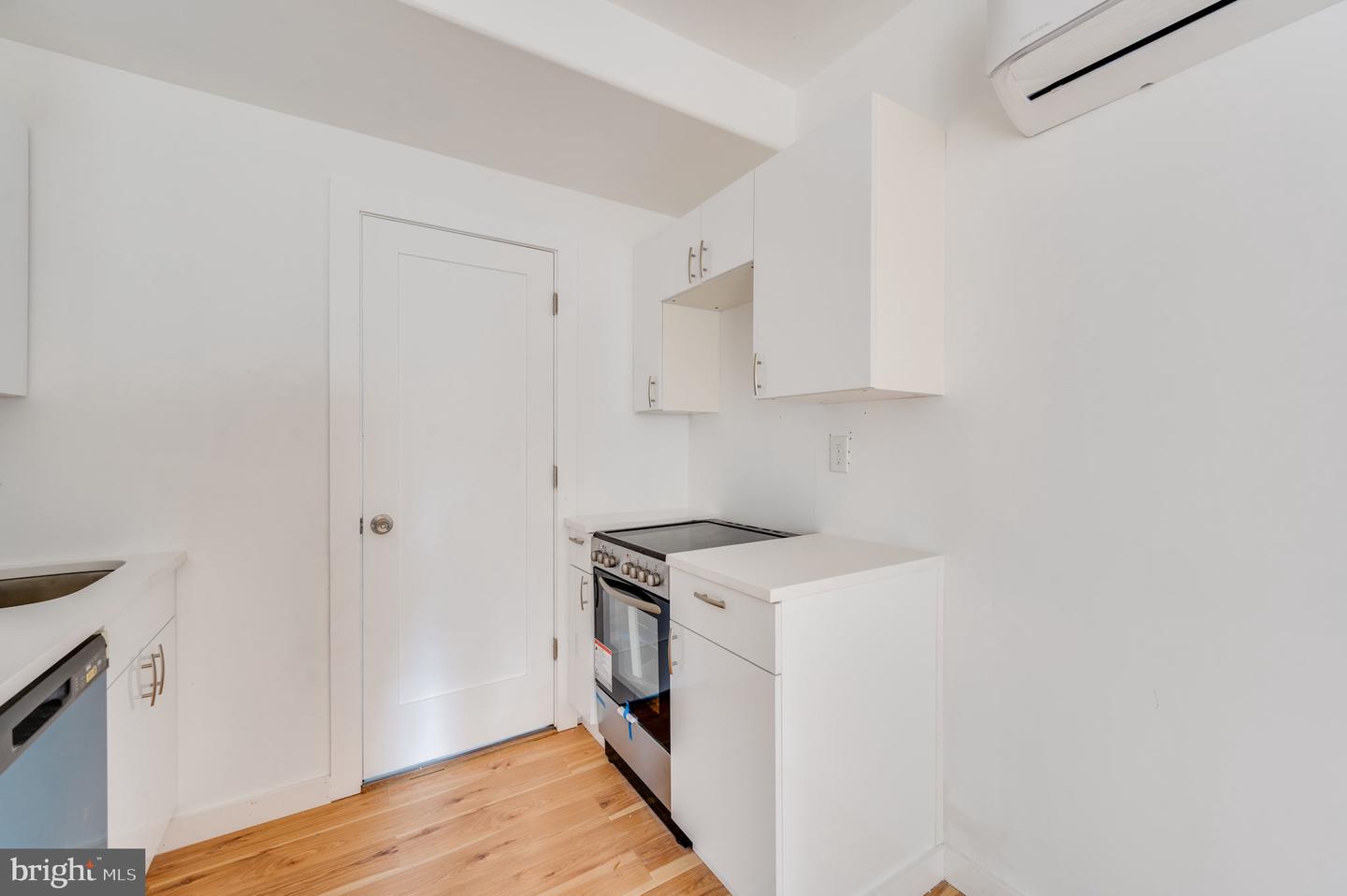 1617 Harrison St #2f Property Photo 3