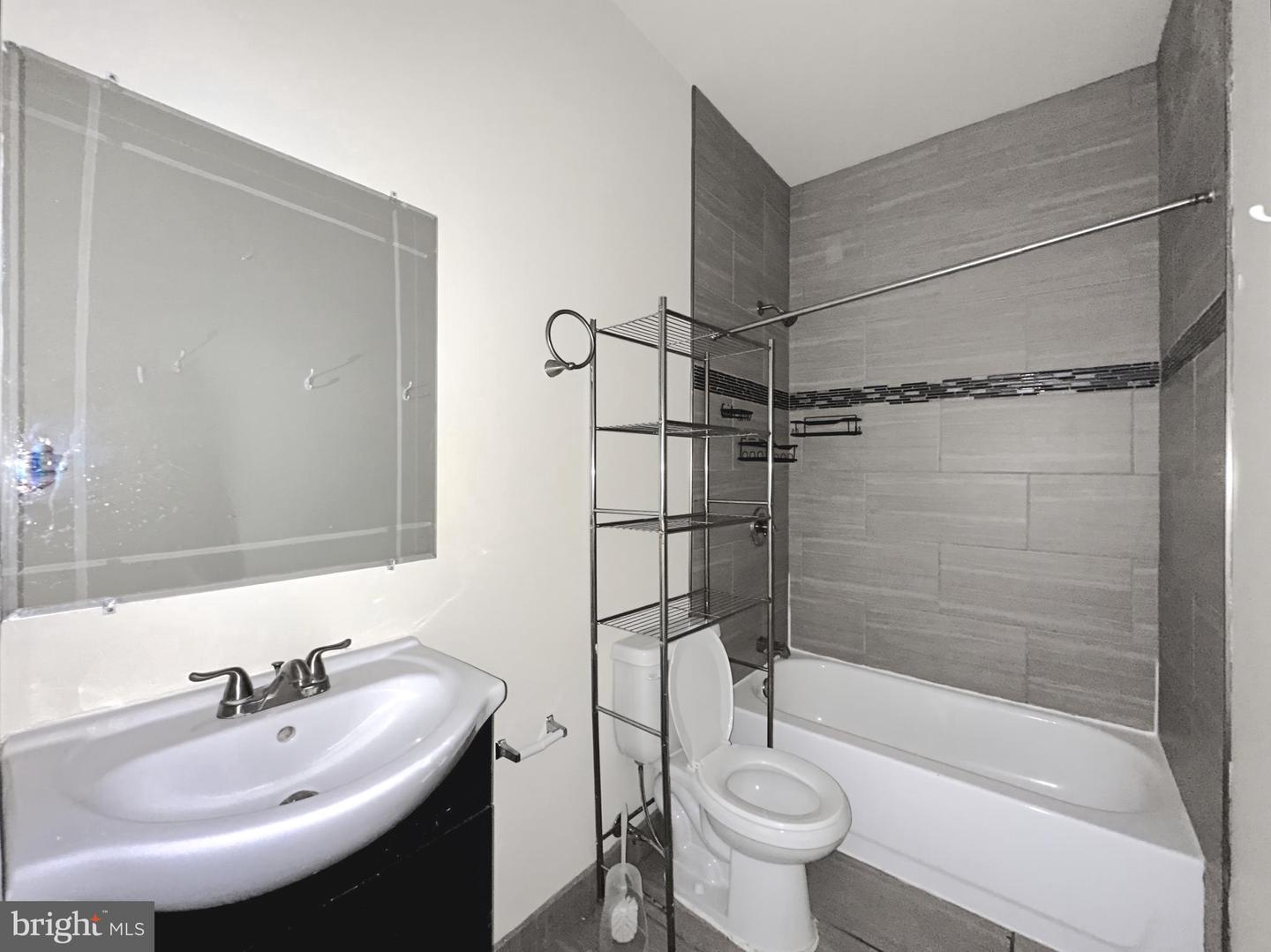 1822 W Norris St #c Individual Room Property Photo 8