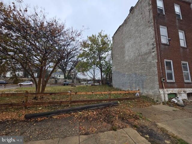 1250 N 19th St Property Photo 3