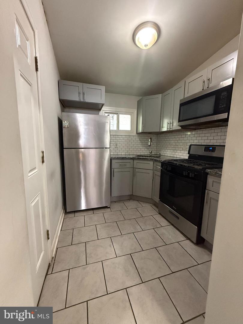 2066 E Stella St Property Photo 1