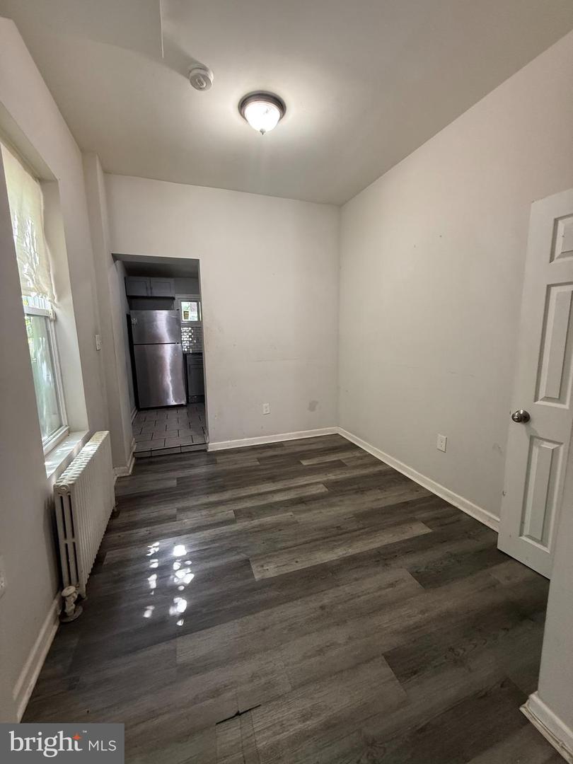 2066 E Stella St Property Photo 2