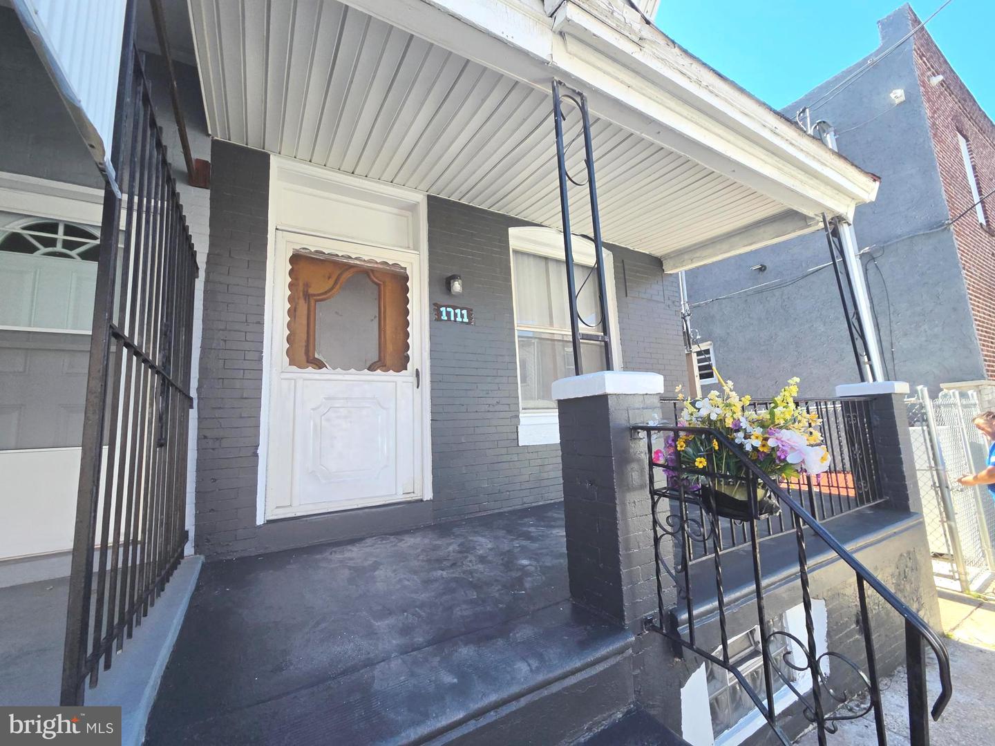1711 N ABERDEEN ST Property Photo 1