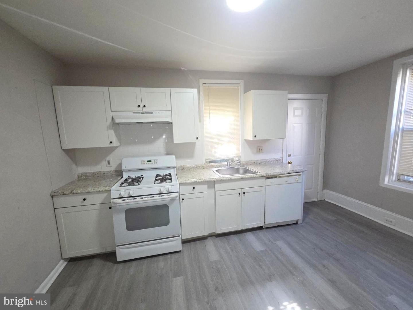 1711 N Aberdeen St Property Photo 8