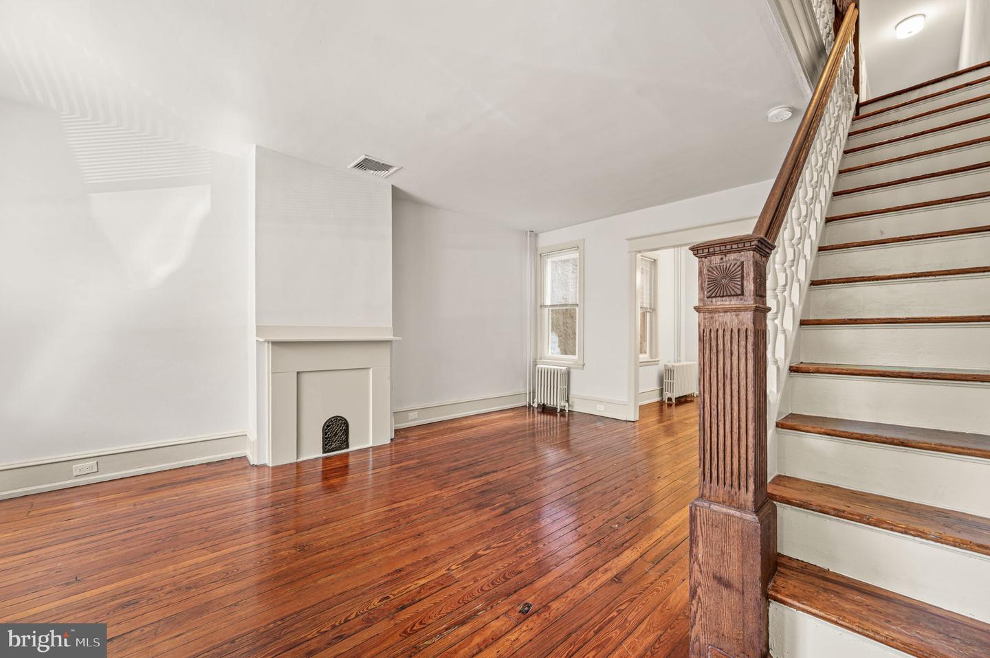 833 Morris St Property Photo 2