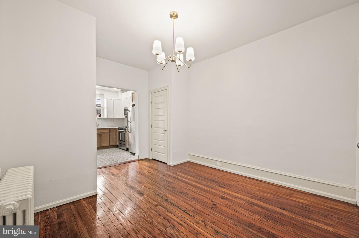 833 Morris St Property Photo 4