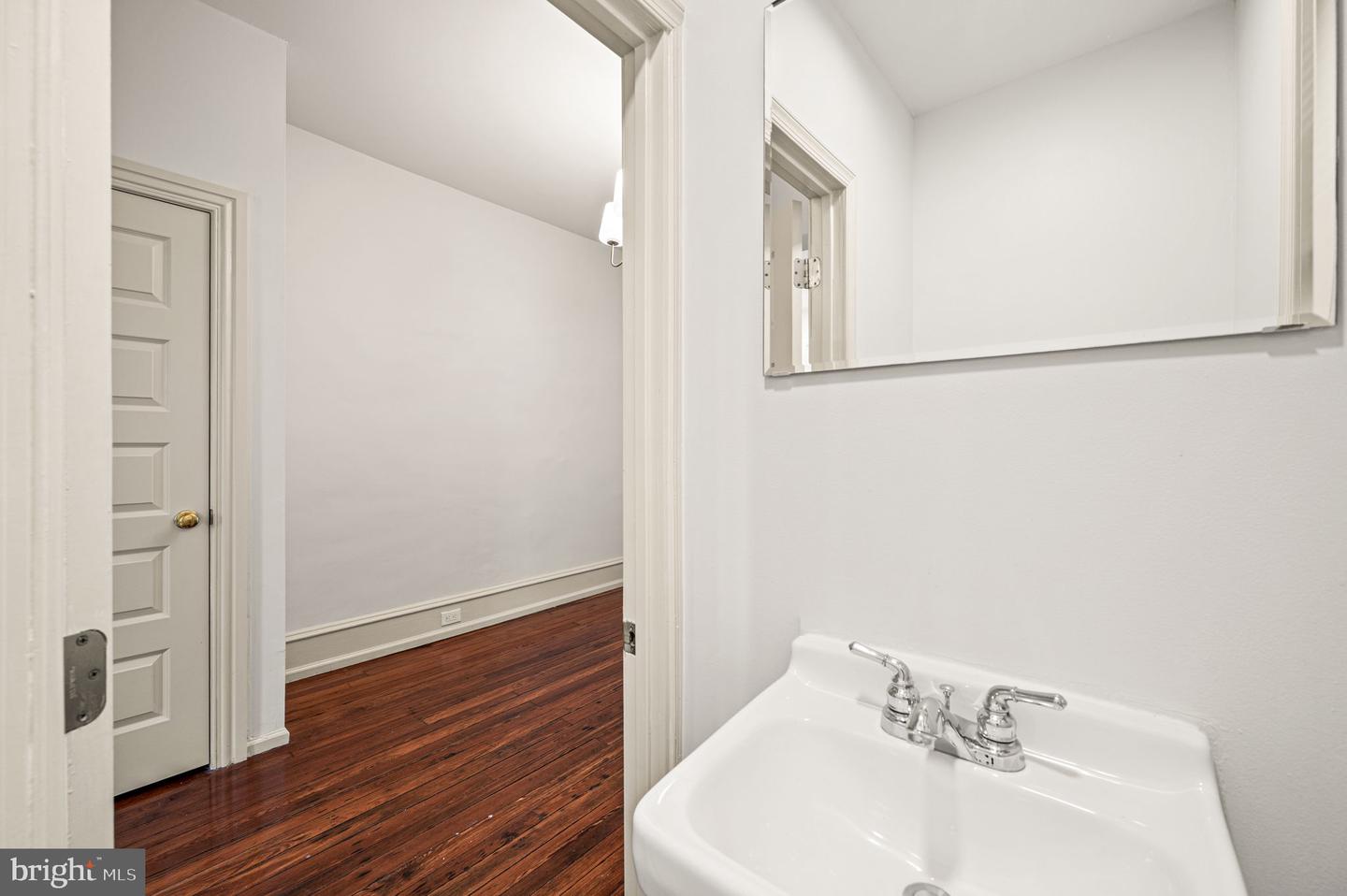 833 Morris St Property Photo 10
