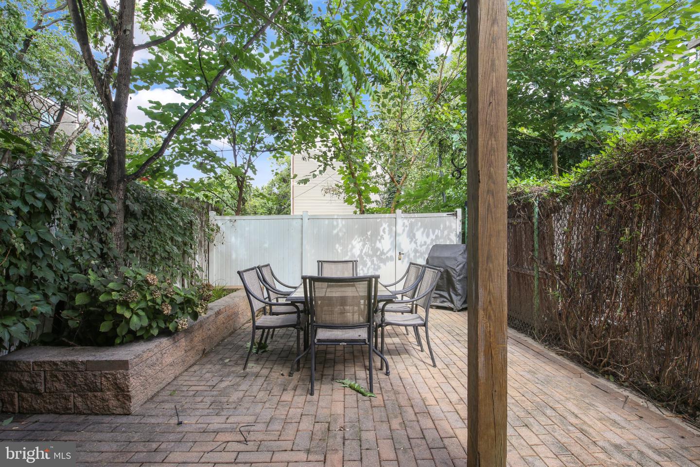 1933 Parrish St Property Photo 15