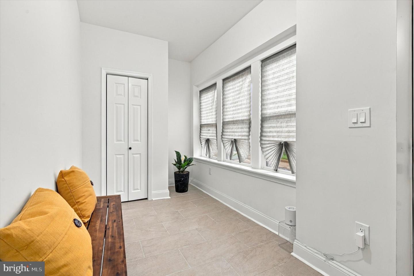 5329 Malcolm St Property Photo 4