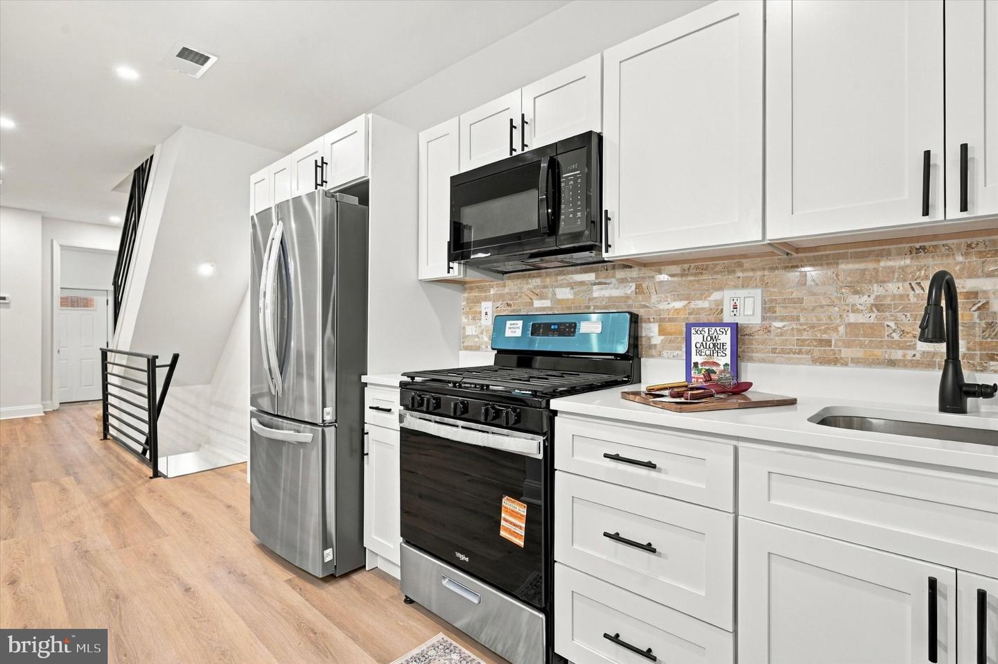 5329 Malcolm St Property Photo 15