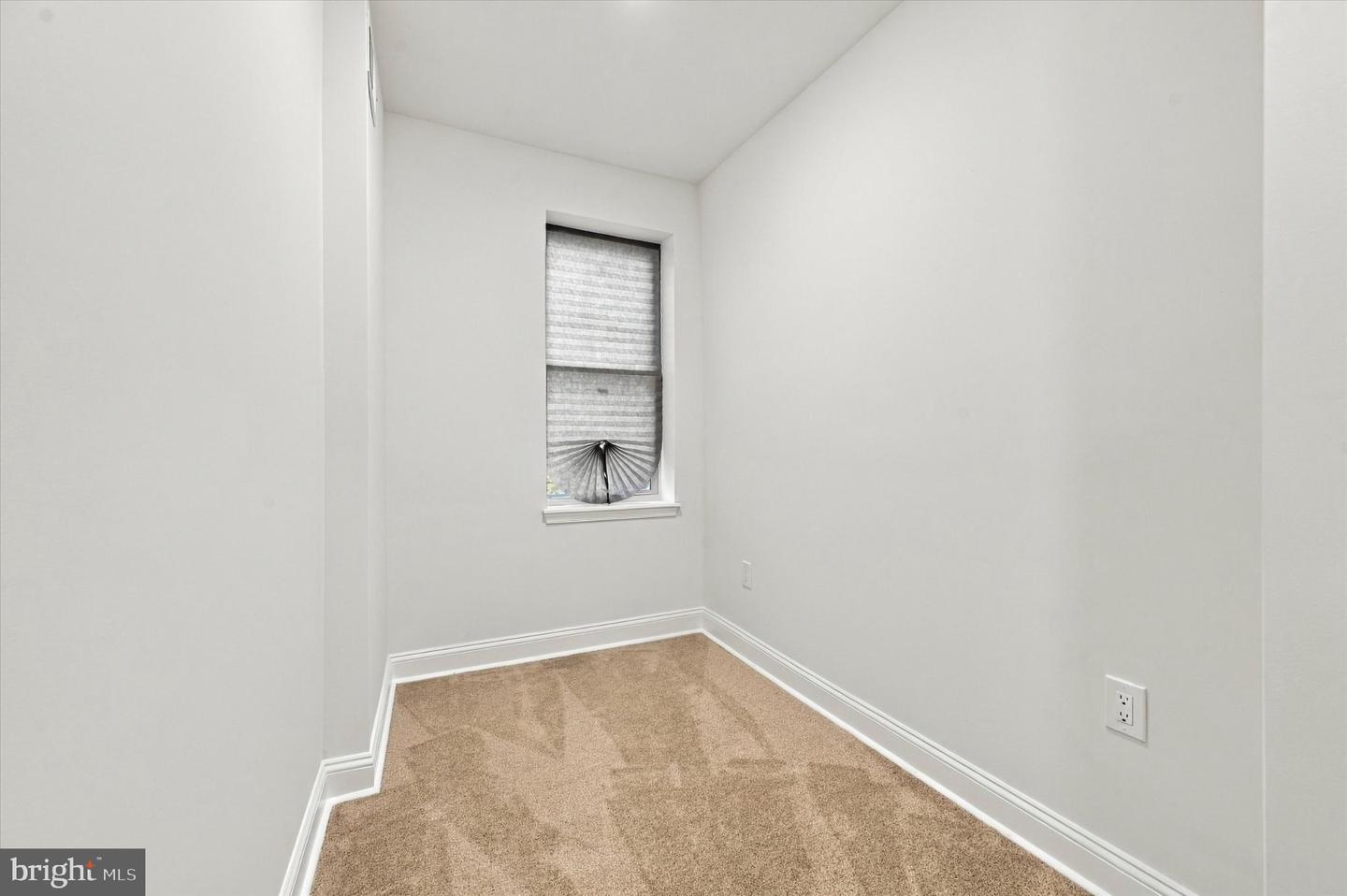 5329 Malcolm St Property Photo 17