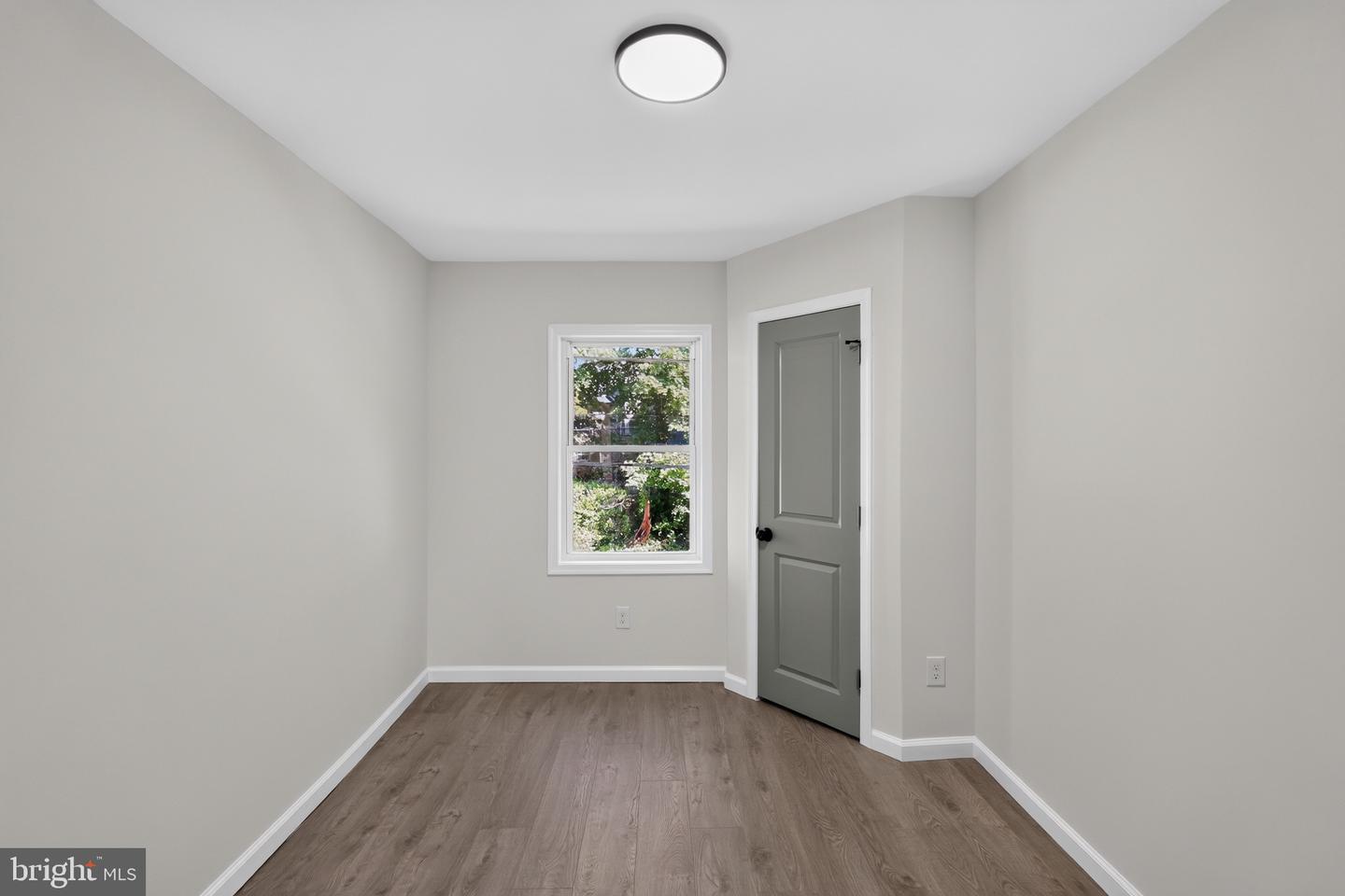 6467 Woodcrest Ave Property Photo 13