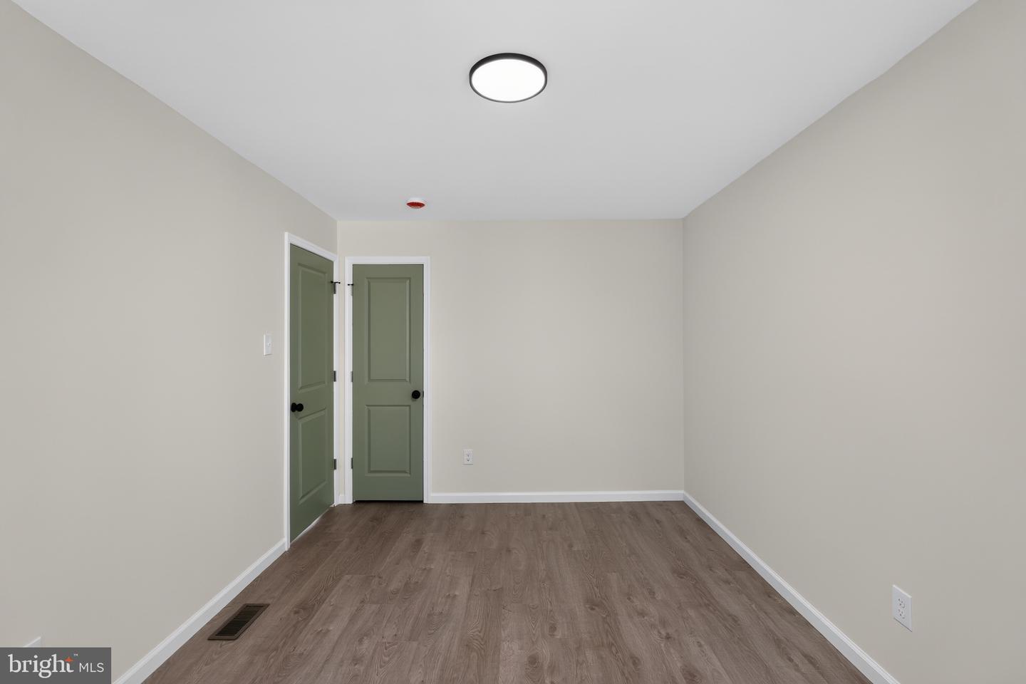 6467 Woodcrest Ave Property Photo 14
