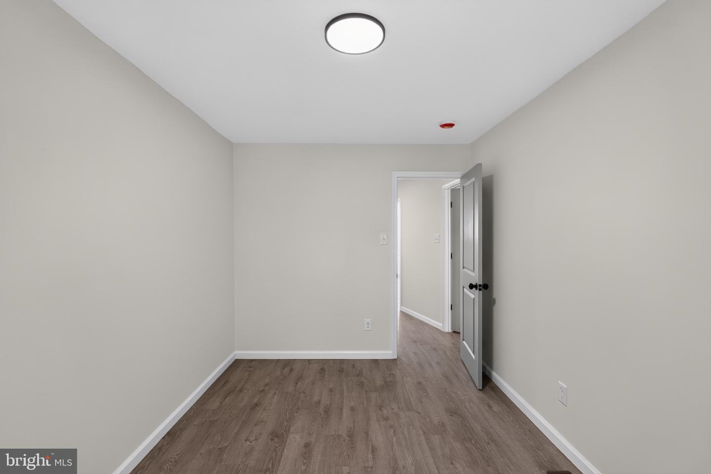 6467 Woodcrest Ave Property Photo 17