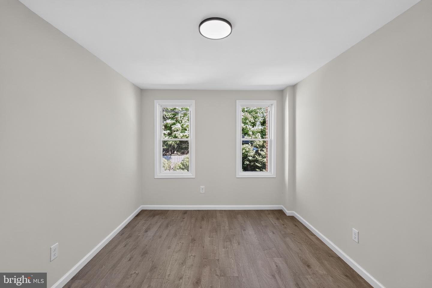 6467 Woodcrest Ave Property Photo 18