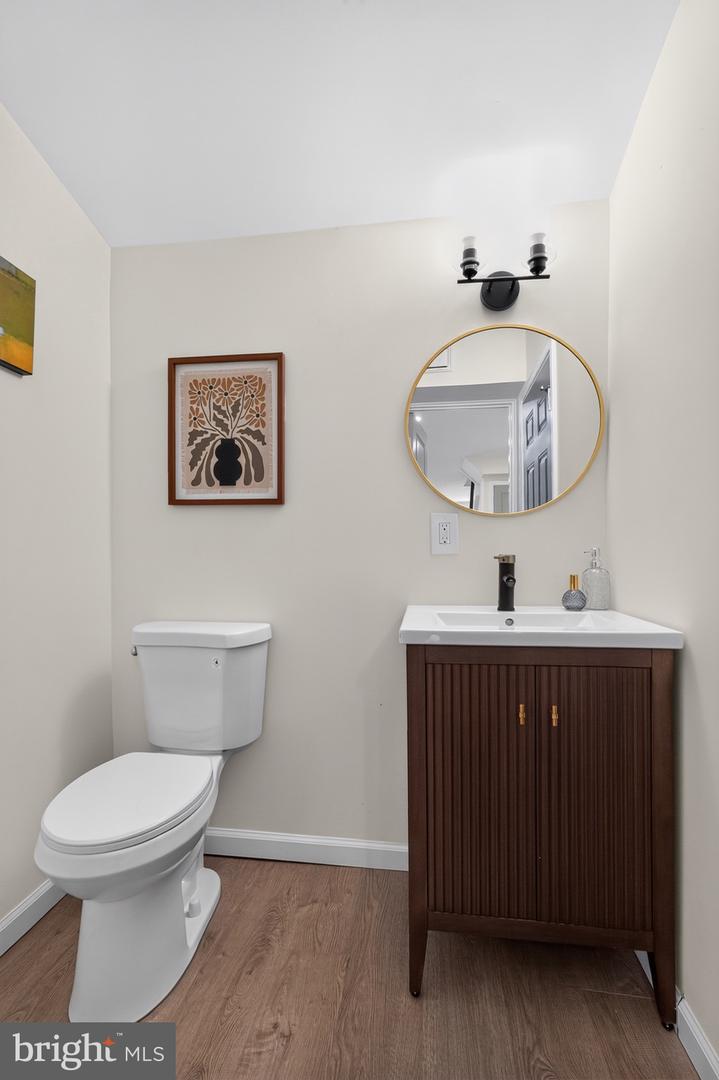6467 Woodcrest Ave Property Photo 19