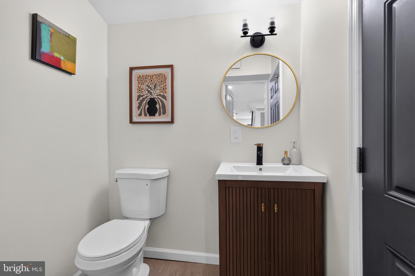 6467 Woodcrest Ave Property Photo 20