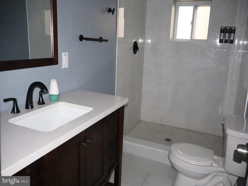 5024 Walton Ave Property Photo 16