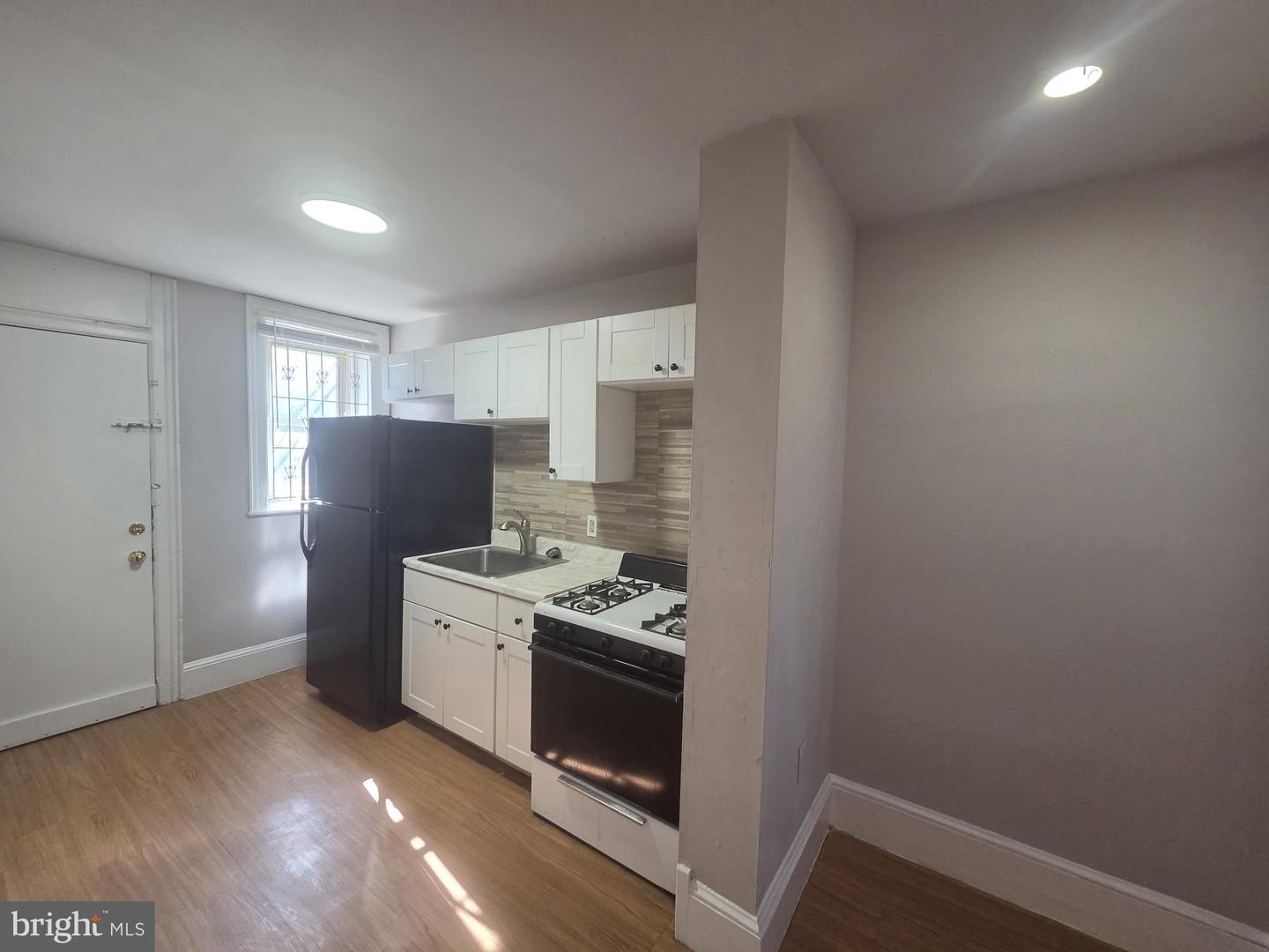 137 S 56th St #2 Property Photo 20