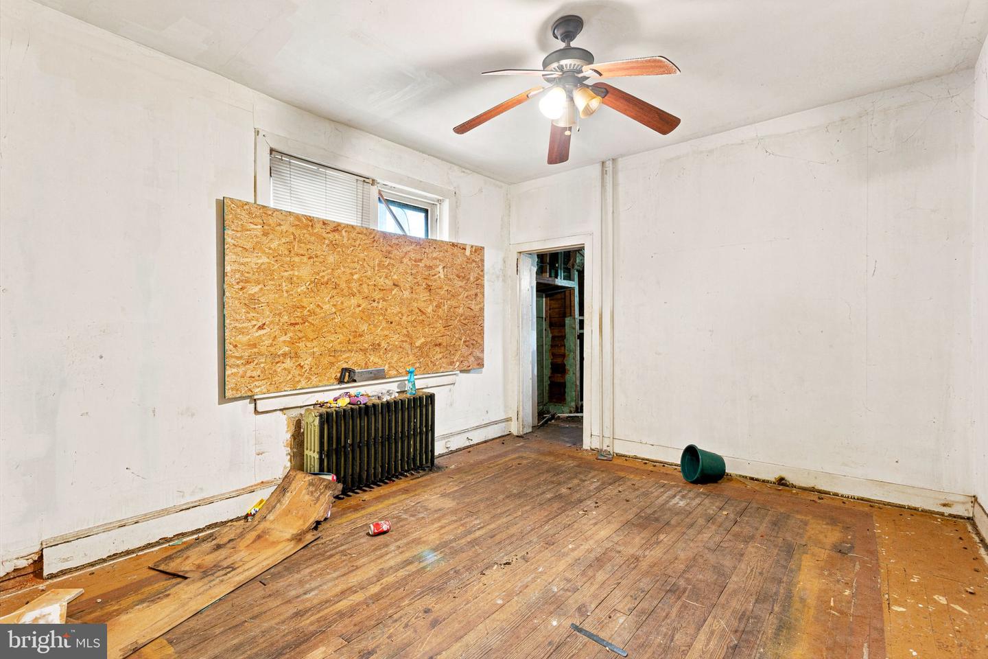 2907 Aramingo Ave Property Photo 5