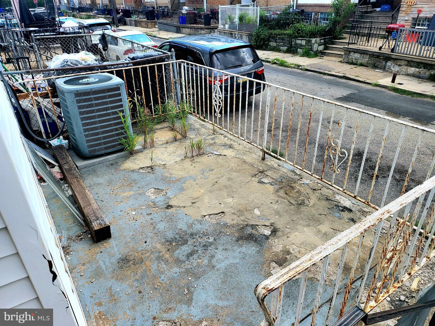 4739 Loring St Property Photo 6