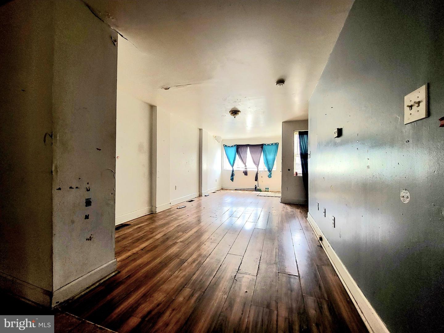 4739 Loring St Property Photo 10