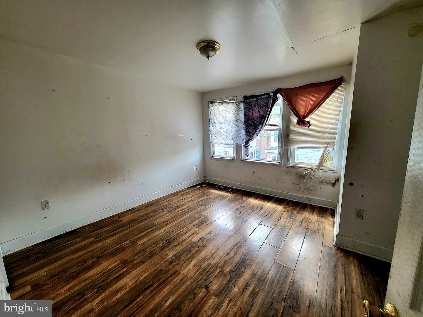 4739 Loring St Property Photo 15