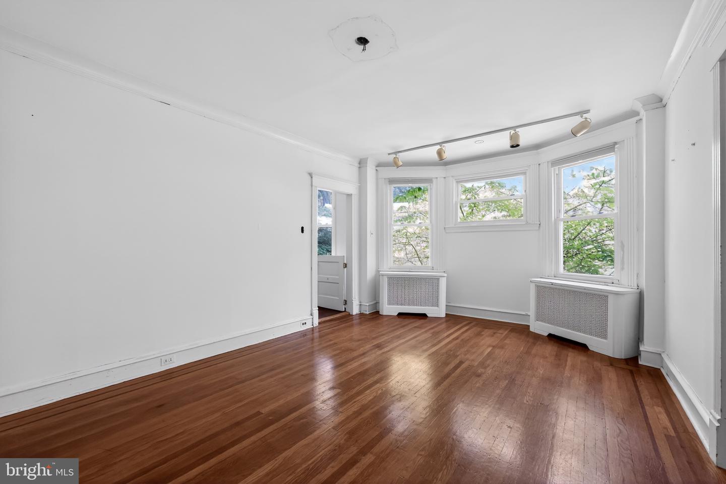 7042 Greene St Property Photo 17