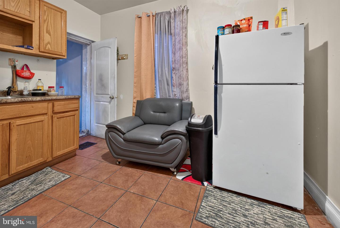 7279 Saybrook Ave Property Photo 6