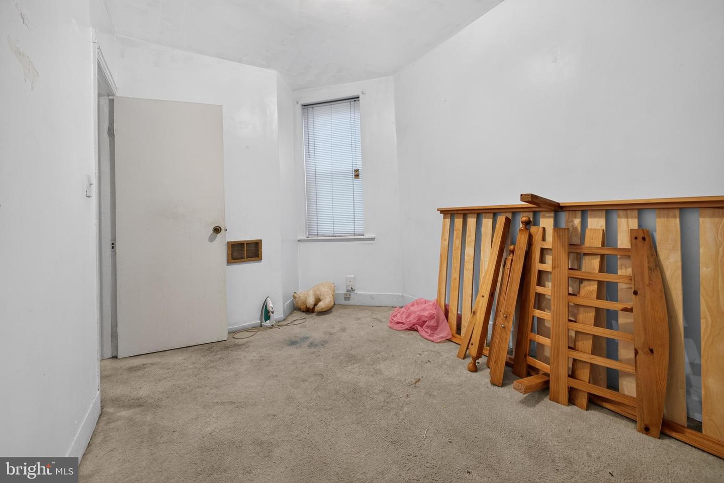 7279 Saybrook Ave Property Photo 14