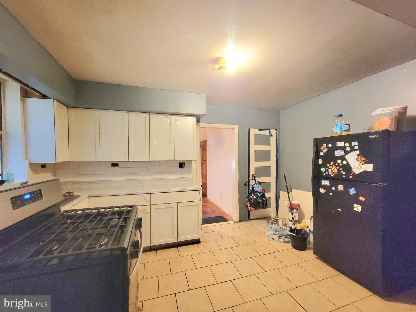 5544 Malcolm St Property Photo 9